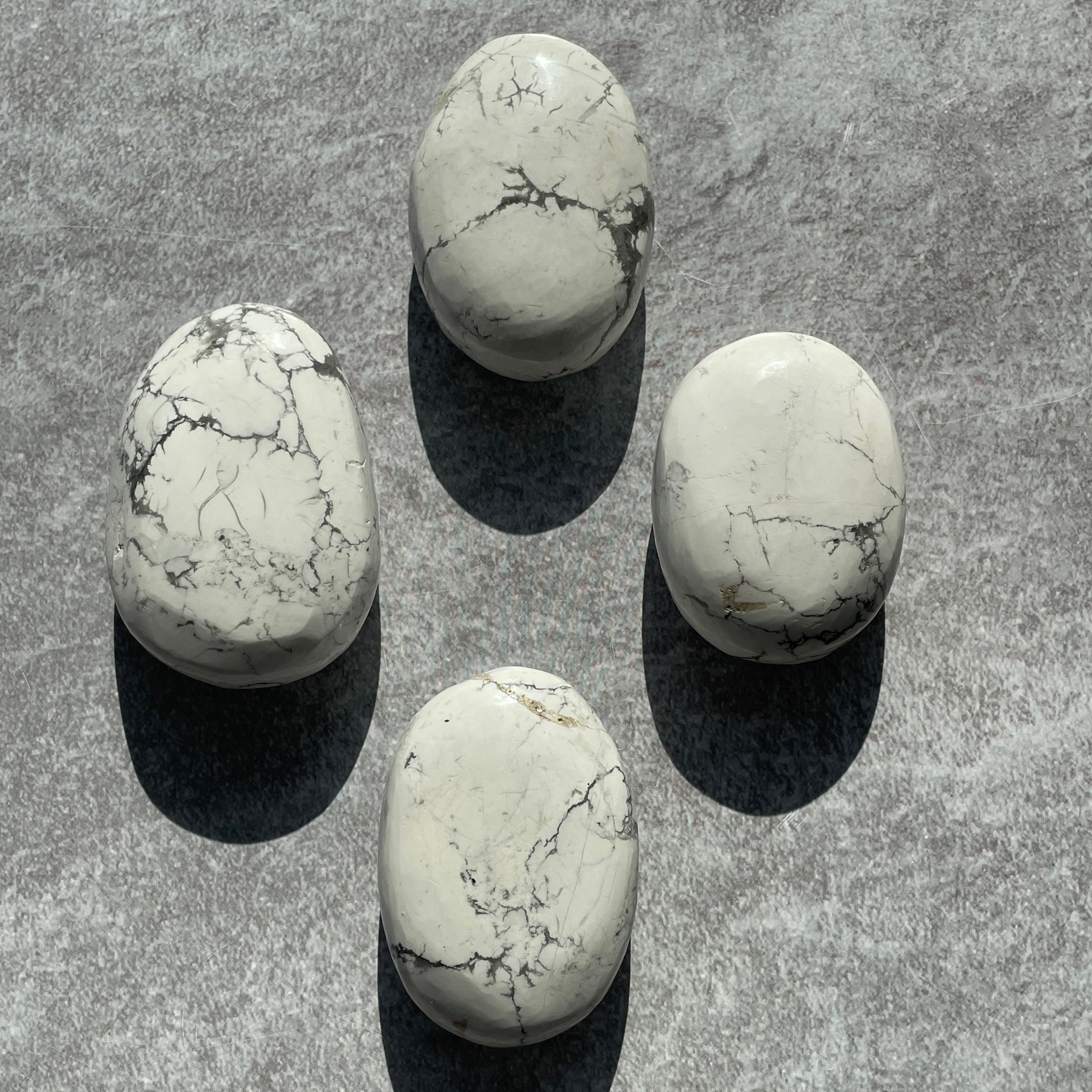 Howlite Palmstone - Small Howlite Palmstone - Small